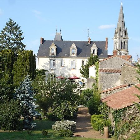Le Petit Chateau - Tiffauges Proche Puy Dufou Luaran gambar
