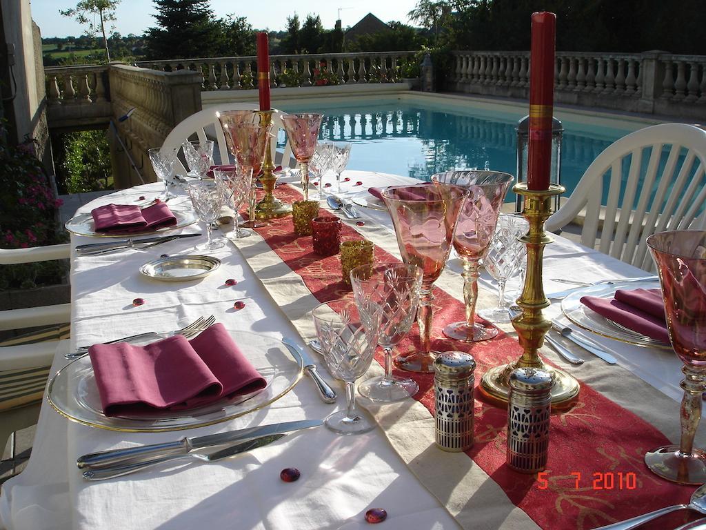 Le Petit Chateau - Tiffauges Proche Puy Dufou Luaran gambar